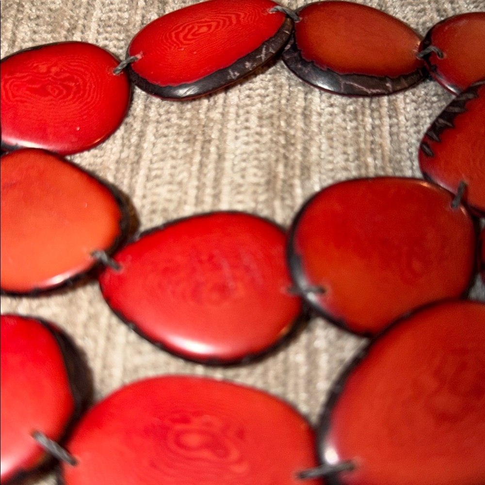 Handmade coconut necklace - Picture 3 of 4